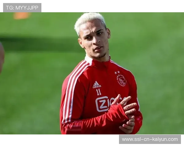 阿贾克斯完成锋线补强